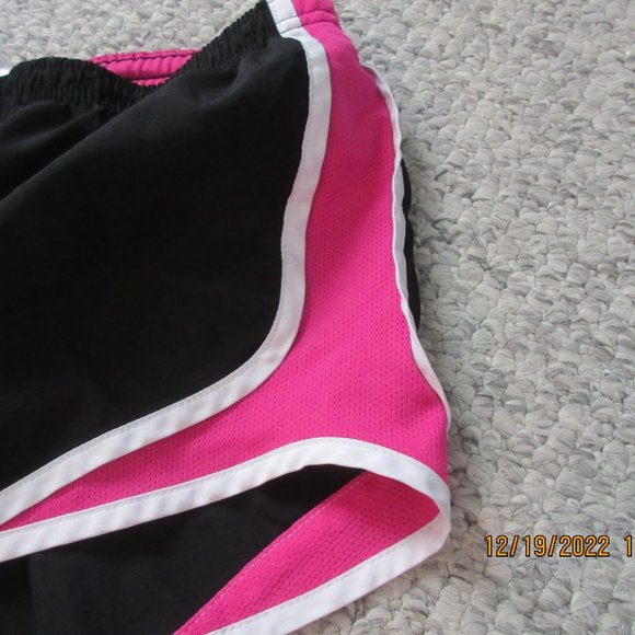 pink and black athletic running shorts - Picture 2 of 4